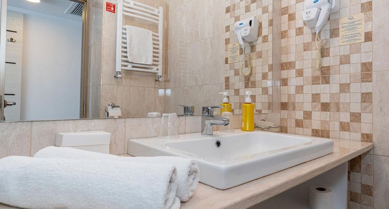 Pokoj s manželskou postelí - Hotel Mera Onix Jupiter - Litoral, foto 21
