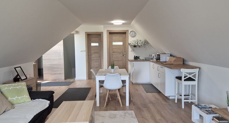 Apartman (jako celek) pro 5 os. s výhledem na jezero v podkroví - Panoráma Apartman Vonyarcvashegy, foto 1