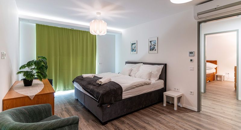 House (jako celek) s klimatizací pro 12 os. s výhledem do zahrady - KJB Vendégház Dombori, foto 1
