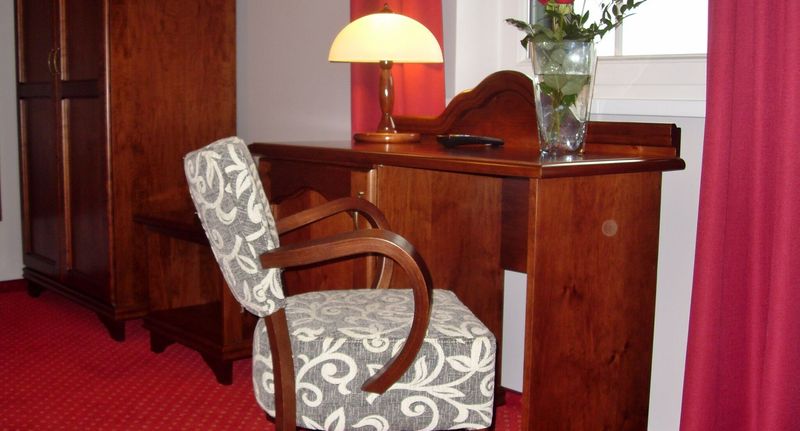 Deluxe Pokoj s manželskou postelí s výhledem do zahrady - Hotelik Mazurska Chata Mikołajki, foto 1