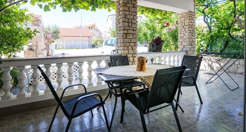 Apartman s klimatizací s terasou pro 4 os. se 2 ložnicemi A-23744-e - Apartments With Parking Space Srima - Vodice, Vodice - 23744 Srima - Vodice, foto 1