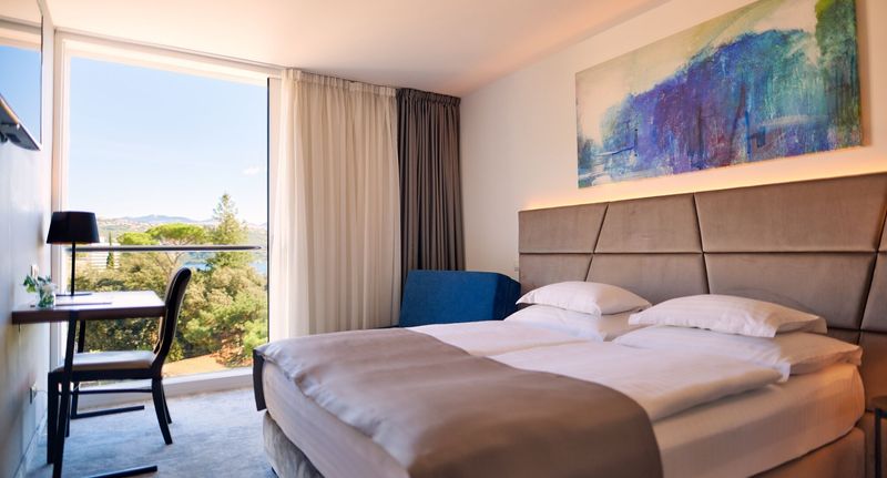 Pokoj s manželskou postelí s výhledem na moře - Hotel Paris Opatija, foto 1