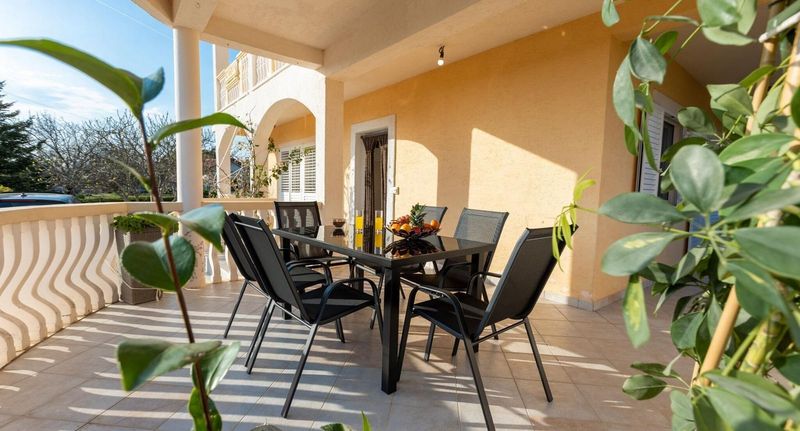 Komfort Rodinný Apartman pro 4 os. se 2 ložnicemi - Apartment Jurkin Ninski Stanovi, foto 1