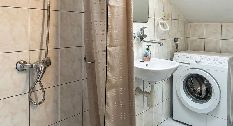 Apartman (jako celek) pro 3 os. - Apartman Rab - CKR935, foto 1