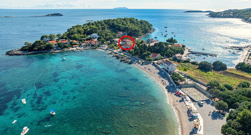 Apartman s klimatizací s terasou pro 5 os. se 2 ložnicemi A-22068-a - Apartments By The Sea Prižba, Korčula - 22068 Prižba, foto 1