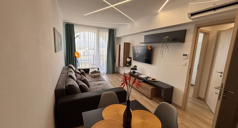 Apartman (jako celek) s balkónem pro 4 os. s panoramou - Black Swan Panoráma Apartman Siófok, foto 1