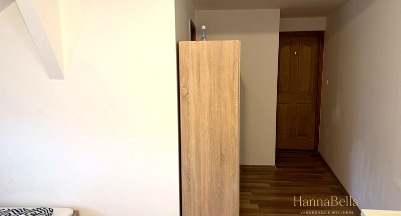Rodinný Pokoj pro 3 os. s výhledem na hrad (s možností přistýlky) - HannaBella Vendégház & Wellness Miskolc, foto 1