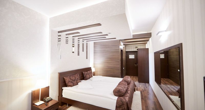 Standard Pokoj s balkónem s manželskou postelí - Hotel Belvedere Brașov, foto 1