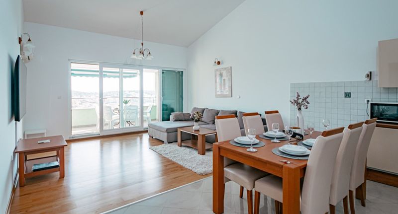 Apartman s balkónem pro 6 os. se 3 ložnicemi s výhledem na moře - Apartment Verde Okrug Gornji, foto 1