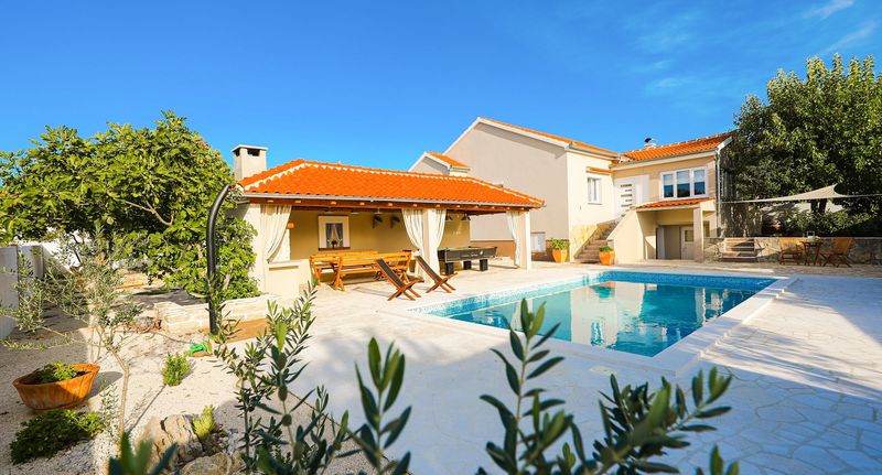 Apartman s klimatizací pro 7 os. se 3 ložnicemi K-25299 - Family Friendly House With A Swimming Pool Pridraga - Cuskijaš, Novigrad - 25299 Pridraga - Cuskijaš, foto 1