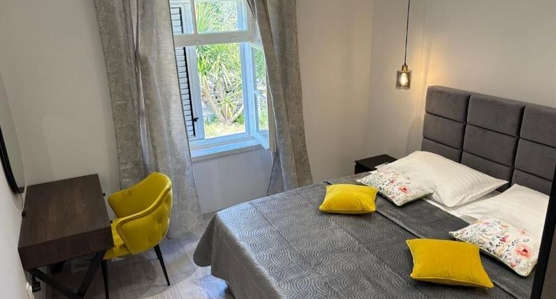 Apartman s klimatizací s terasou pro 6 os. se 3 ložnicemi K-25443 - Holiday House With A Parking Space Grohote, Šolta - 25443 Grohote, foto 1
