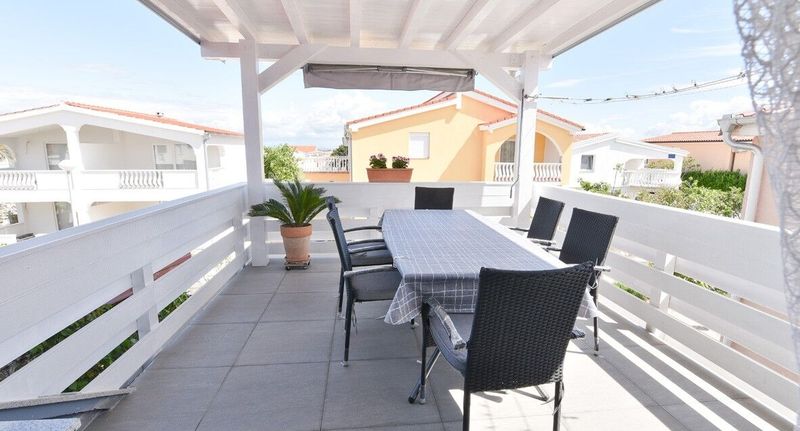 Apartman s klimatizací s terasou pro 5 os. se 2 ložnicemi A-25448-c - Apartments By The Sea Vir - 25448, foto 1