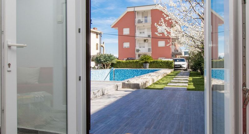 Apartman pro 5 os. se 3 ložnicemi - Apartment Lazy Dayz Pool Trogir, foto 1