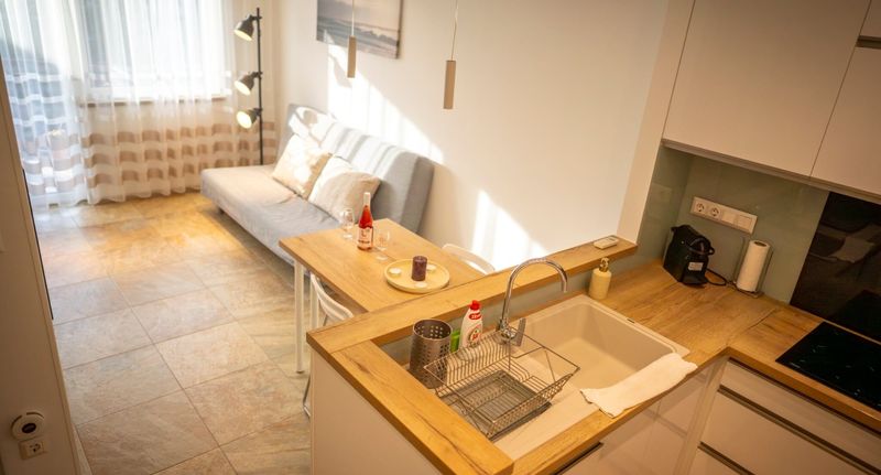 Apartman pro 4 os. se 2 ložnicemi s výhledem do dvora na poschodí - Mentha Apartman Szeged, foto 1