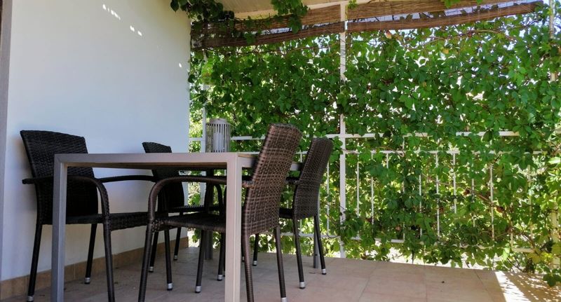 Apartman s klimatizací s terasou pro 5 os. se 2 ložnicemi A-25387-a - Apartments By The Sea Okrug Gornji, Čiovo - 25387 Okrug Gornji, foto 1