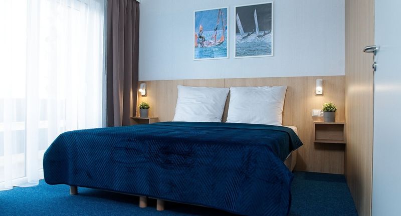 Pokoj pro 2 os. s výhledem na jezero výhled na přístav (s možností přistýlky) - Marina Apartamenty ChKŻ Charzykowy, foto 11