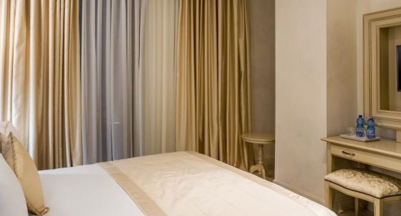 Deluxe Pokoj s balkónem s manželskou postelí - Hotel Old Town Boutique București, foto 1
