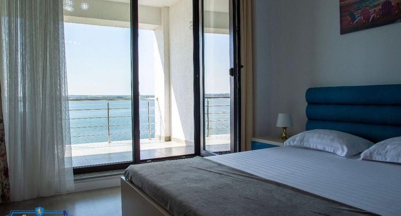 Suita pro 3 os. s 1 ložnicí s výhledem na jezero na poschodí - Apartamente Lamera Residence Mamaia, foto 1