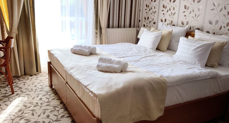Apartman s manželskou postelí s 1 ložnicí s výhledem do zahrady na poschodí (s možností přistýlky) - Várkonyi Wellness Bogács, foto 1