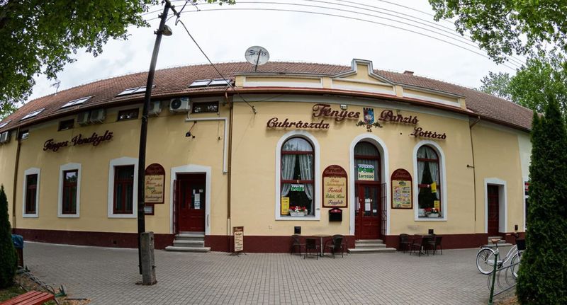 Pokoj pro 4 os. - Fényes Panzió Csanádpalota, foto 1