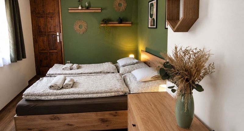 Hostinec (jako celek) pro 8 os. s panoramou celý Dům (s možností přistýlky) - Kaliba Somló Vendégház Somlóvásárhely, foto 1