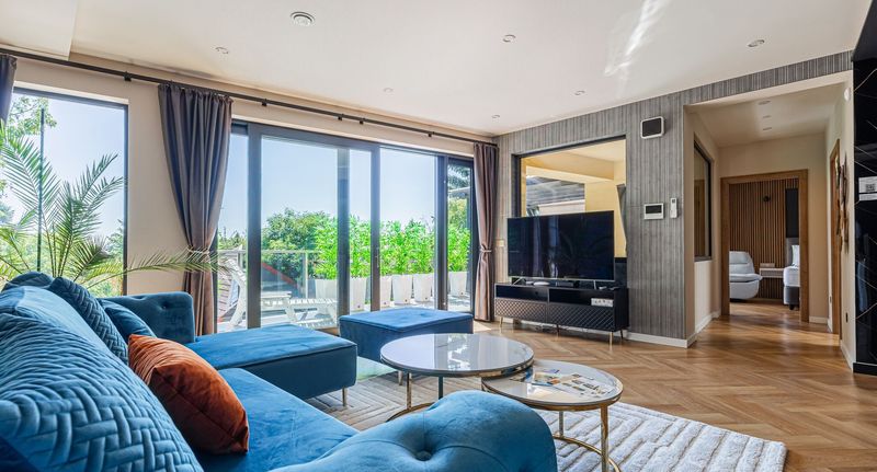 Penthouse Lux Apartman (jako celek) s manželskou postelí - Elite House Apartments Leányfalu, foto 1