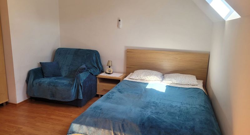 Pokoj s vlastní kuchyňkou s klimatizací pro 3 os. (s možností přistýlky) - Wynajem pokoi Zośki Jantar, foto 1