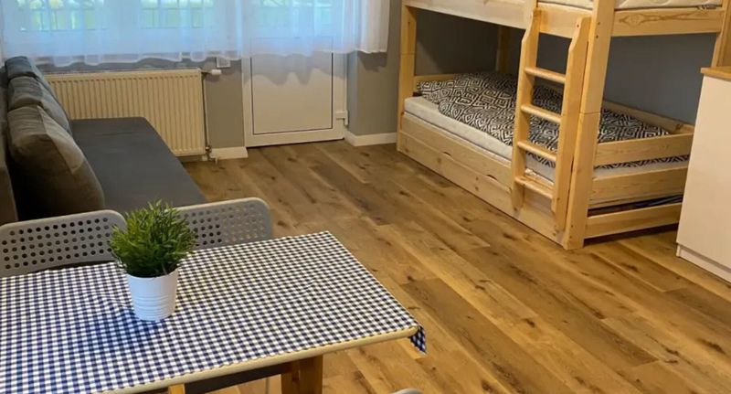 Pokoj pro 4 os. na poschodí přízemní - Pokoje U Jasia Jastrzębia Góra, foto 1