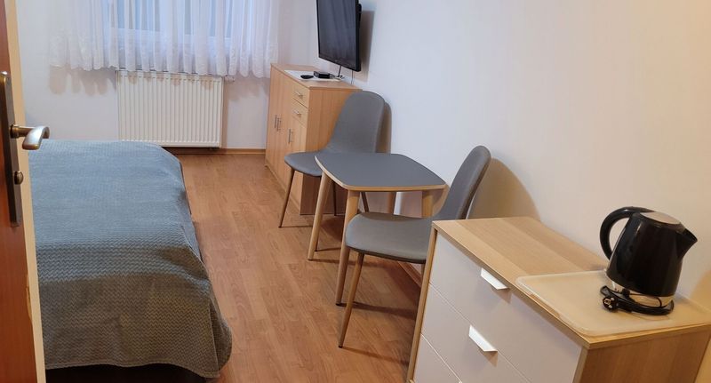 Pokoj s privátní koupelnou mimo pokoj pro 3 os. - Wynajem pokoi Zośki Jantar, foto 1