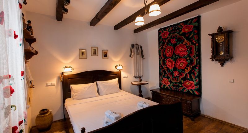 Art Pokoj s manželskou postelí na přízemí - Casa cu Cerdac Nucşoara, foto 9