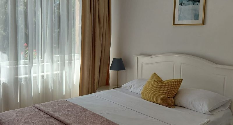 Classic Pokoj s manželskou postelí na poschodí - Camere de închiriat Smart Rooms București, foto 1
