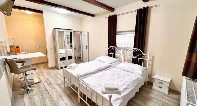 Turistický Apartman pro 2 os. s 1 ložnicí přízemní - Celeste Prague, foto 1