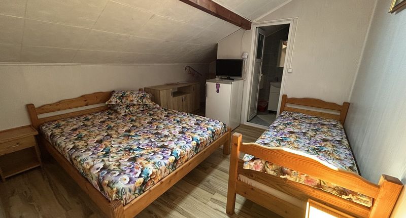 Classic Pokoj pro 3 os. v podkroví - Camere de inchiriat MariCris Tuzla, foto 1