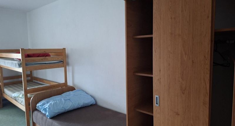 Pokoj pro 5 os. - Młodzieżowy Ośrodek Turystyczny Brama Bieszczad Olchowa, foto 1
