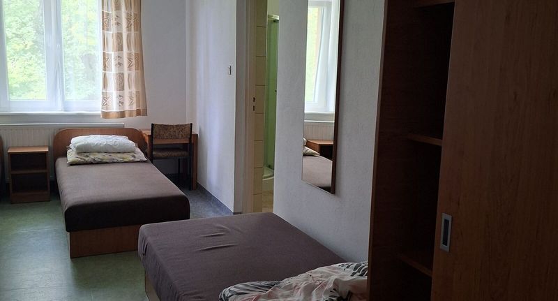 Pokoj pro 4 os. - Młodzieżowy Ośrodek Turystyczny Brama Bieszczad Olchowa, foto 1