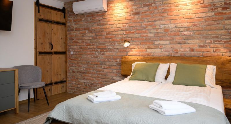 Standard Premium Apartman s manželskou postelí s 1 ložnicí - Rakomház Vendégház és Rendezvényterem Rakamaz, foto 1