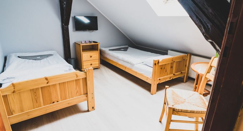 Pokoj pro 3 os. na poschodí v podkroví - Restauracja Zajazd pod Lipami Lipno, foto 1