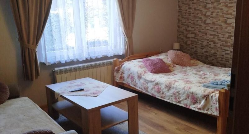 Pokoj s koupelnou pro 3 os. přízemní - Pokoje gościnne u Beaty Międzybrodzie Żywieckie, foto 1