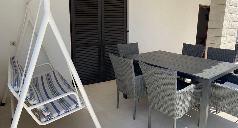 Apartman s klimatizací s terasou pro 4 os. se 2 ložnicemi A-27142-a - Apartments By The Sea Zečevo Rtić, Rogoznica - 27142 Zečevo Rtić, foto 1