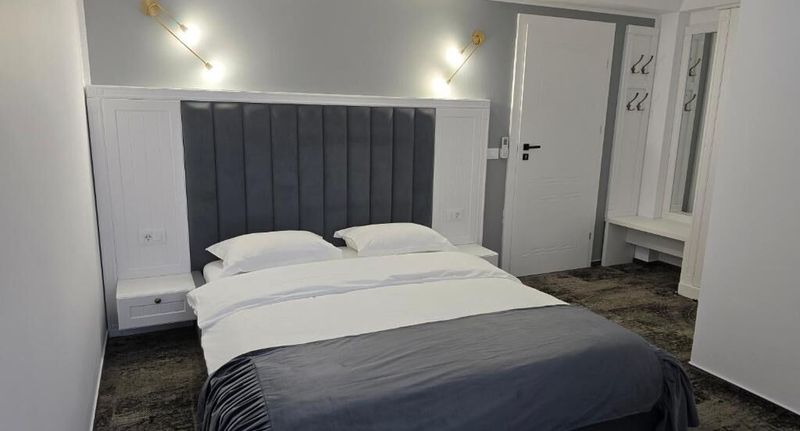 Pokoj s manželskou postelí - Hotel Erene Câmpulung Moldovenesc, foto 8