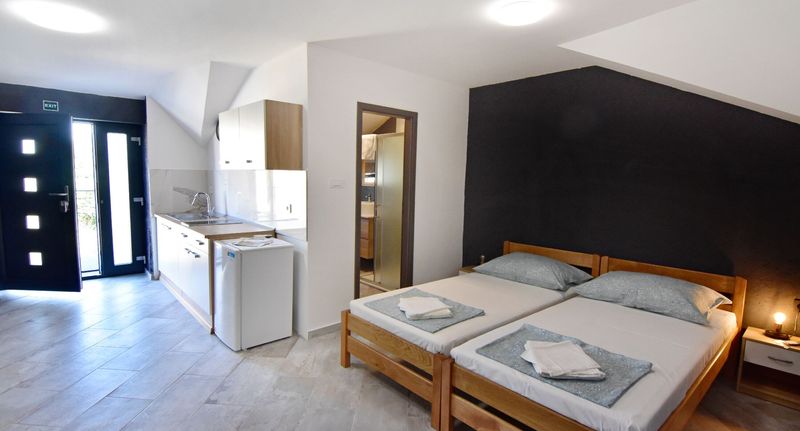 Apartman s klimatizací s terasou pro 2 os. s 1 ložnicí AS-23660-a - Apartments With Parking Space Plovanija, Central Istria - Središnja Istra - 23660 Plovanija, foto 1
