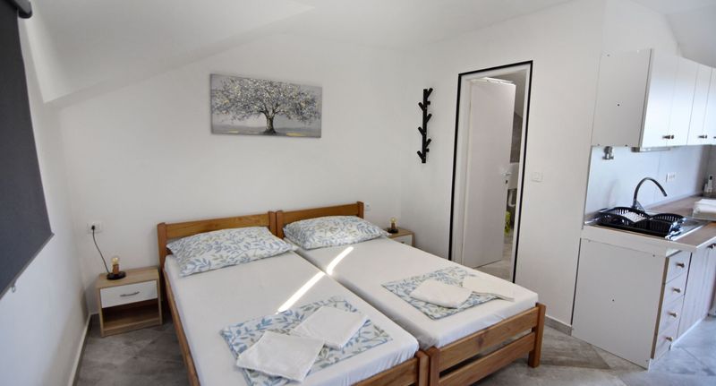 Apartman s klimatizací s terasou pro 2 os. s 1 ložnicí AS-23660-b - Apartments With Parking Space Plovanija, Central Istria - Središnja Istra - 23660 Plovanija, foto 1