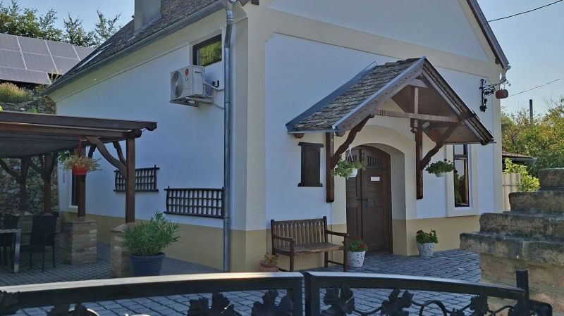 Nánaháza Villa Alsónána - foto 1