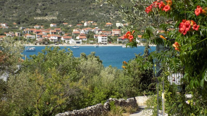 Apartments By The Sea Vinišće, Trogir - 16928 Vinišće - foto 1