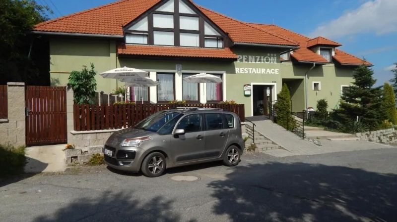 Penzion a restaurace U Kašných Mníšek pod Brdy - foto 1