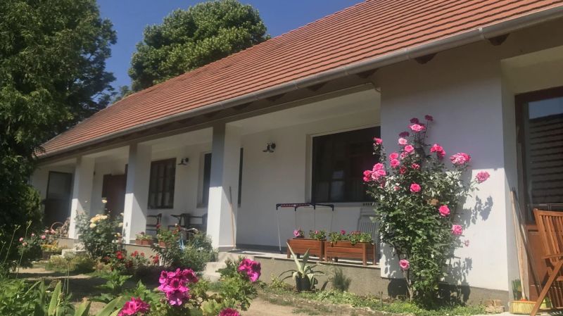 Bakonyi Vadász Háza Bakonykúti - foto 1