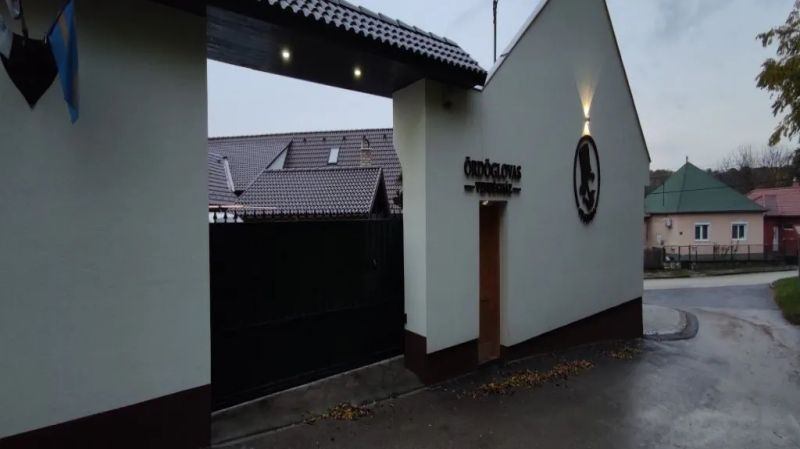Ördöglovas Vendégház Bajna - foto 1