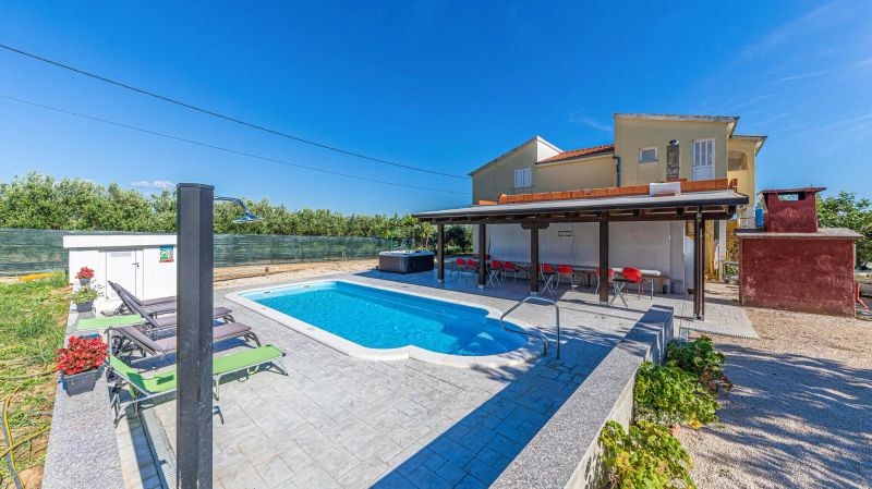 Apartman Kaštel Novi - CDF835 - foto 1