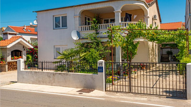 Apartman Vodice - CDJ209 - foto 1