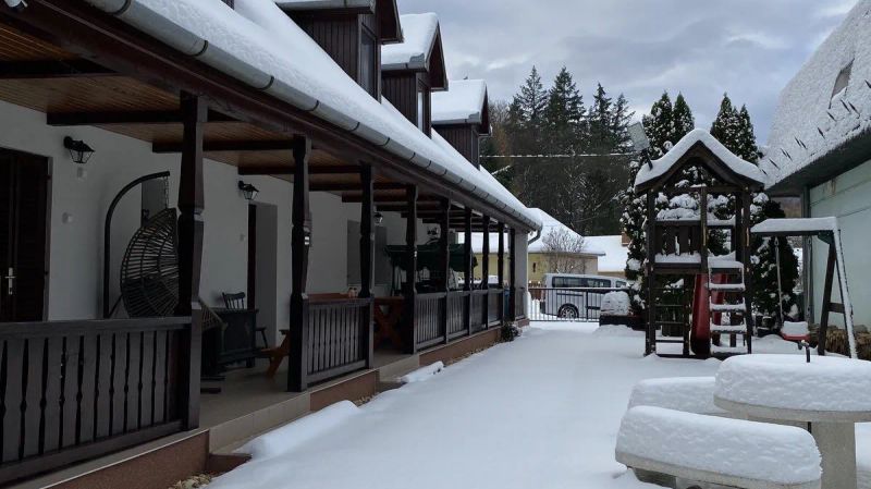 Huta-túra 42 Vendégház**** Újhuta - foto 1